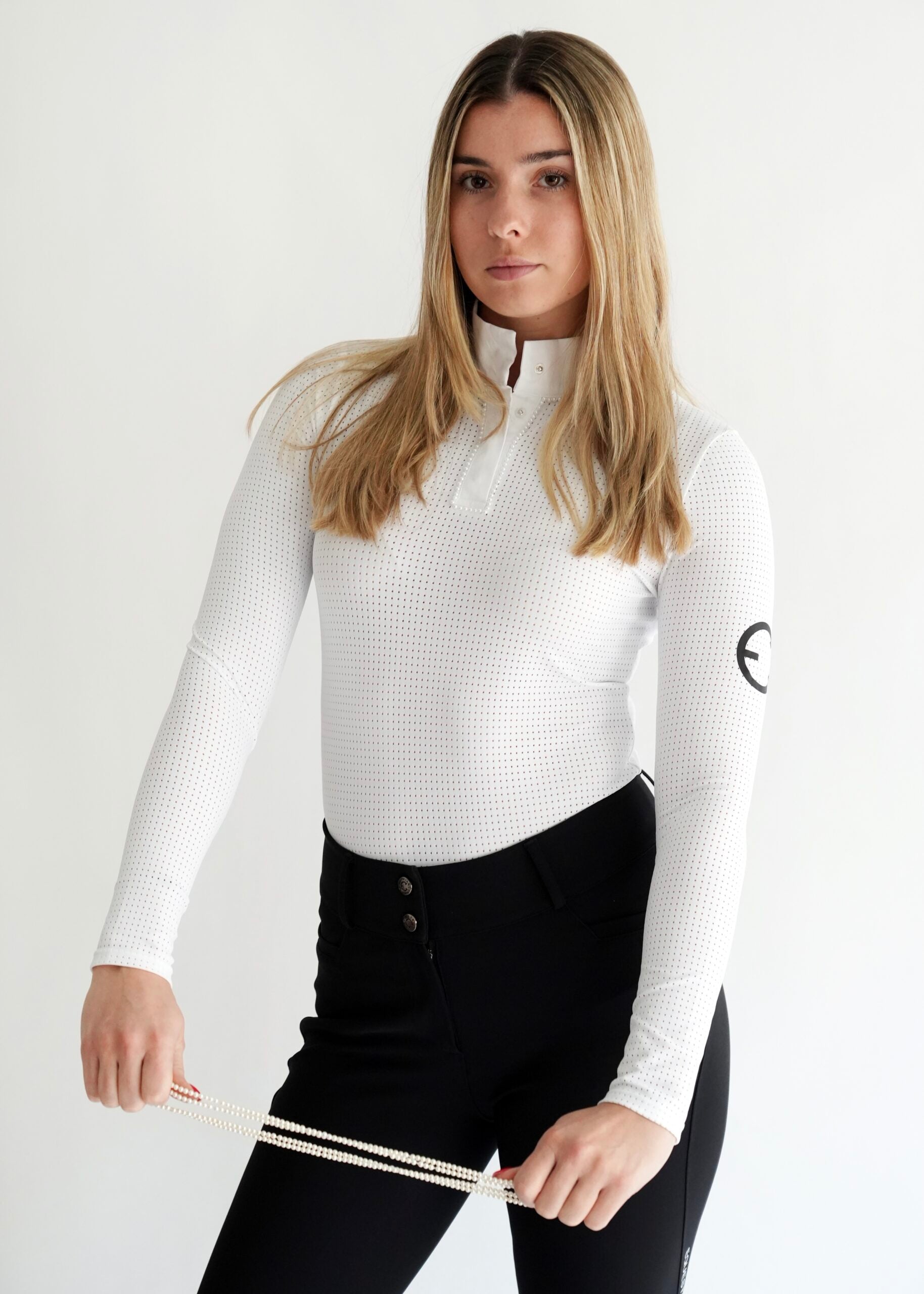 PEARLA WHITE