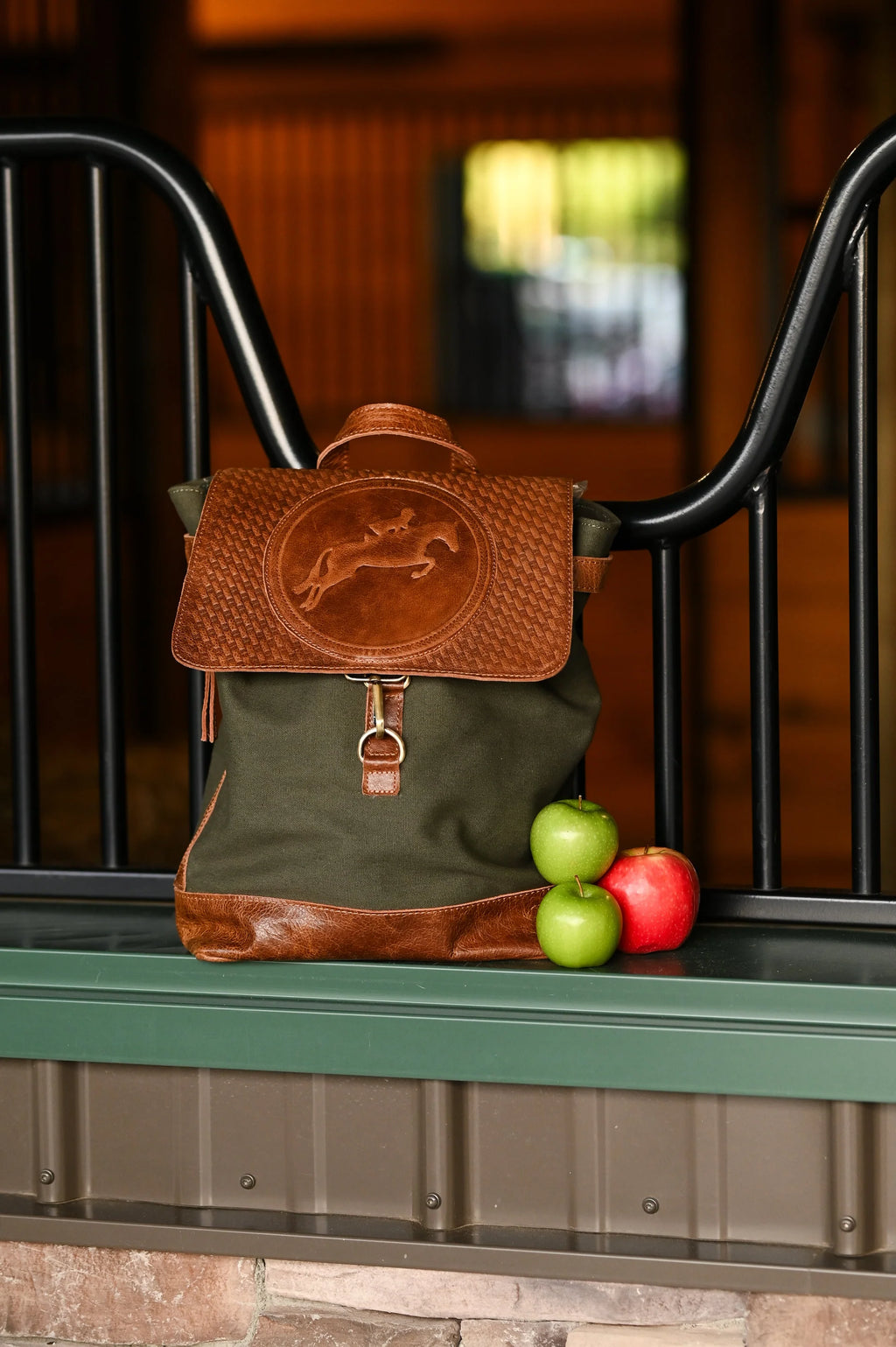 BARN BACKPACK - HUNTER JUMPER