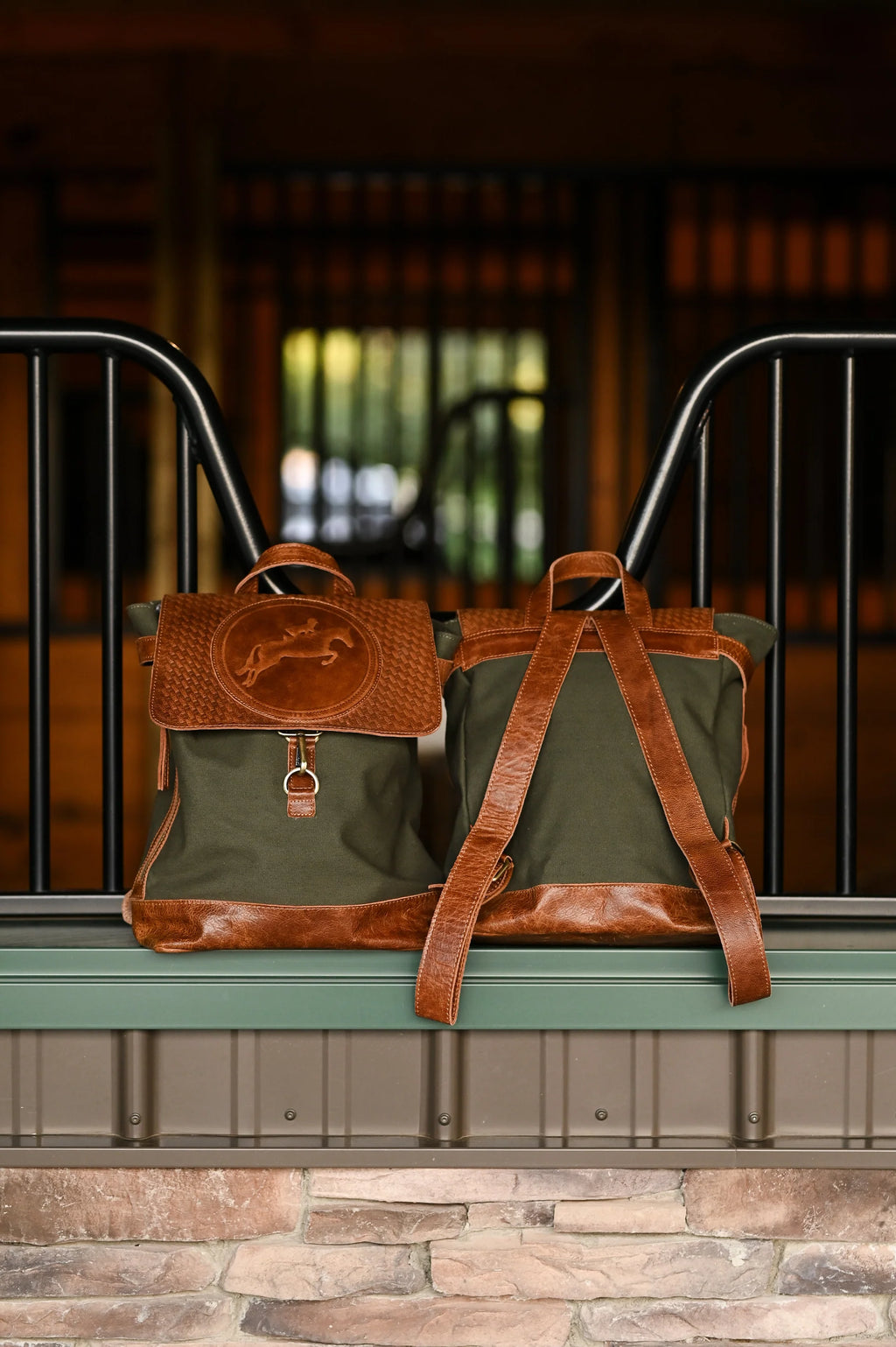BARN BACKPACK - HUNTER JUMPER